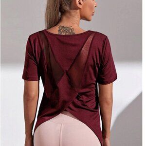 Sports t-shirt with solid color contrast mesh Size M